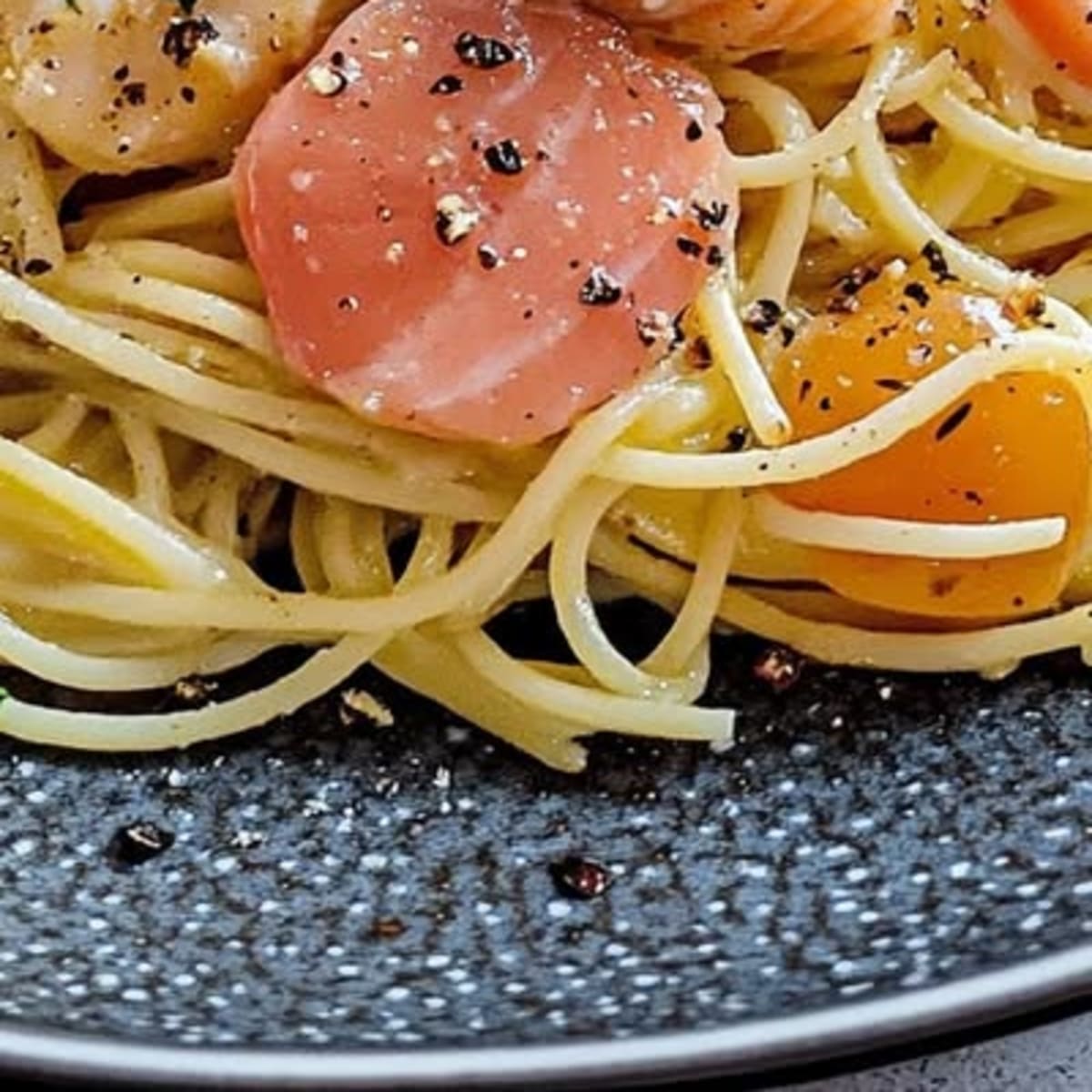 Linguine met zalm en sint-jakobsschelpen2