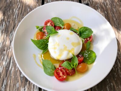 Burrata recept: Verwen jezelf met deze heerlijke kaas!