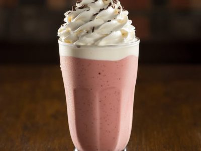 Romige Aardbeienmelkshake: Heerlijk Zomerse Traktatie